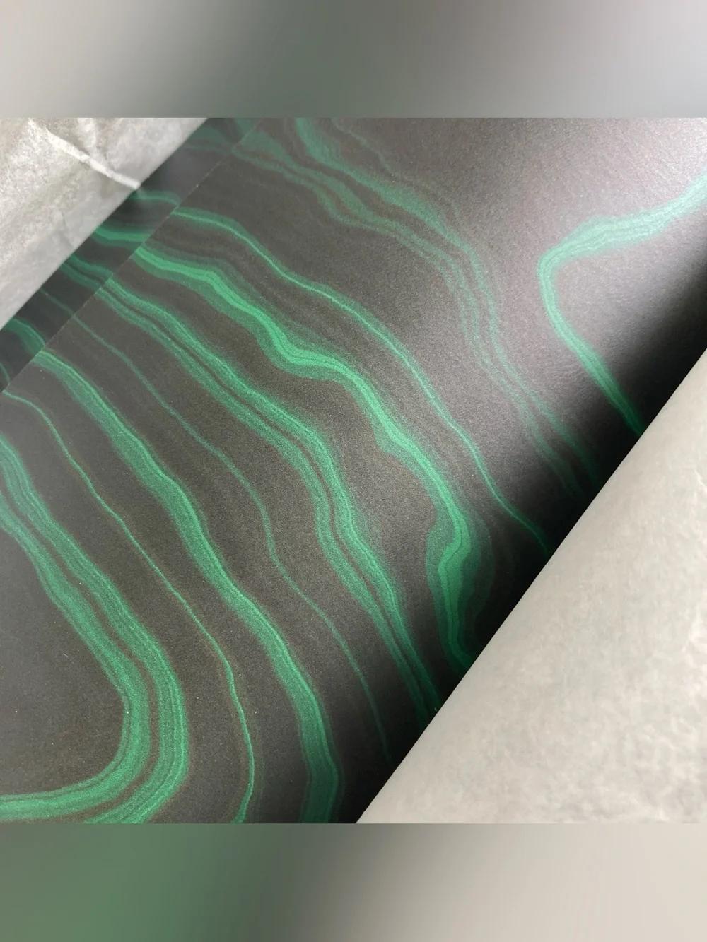Emerald green malachite traditional unpasted wallpaper 77 sq ft 💚🖤